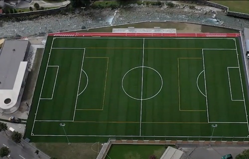 Campo di calcio per i nostri giovani - neuer Kunstrasenplatz