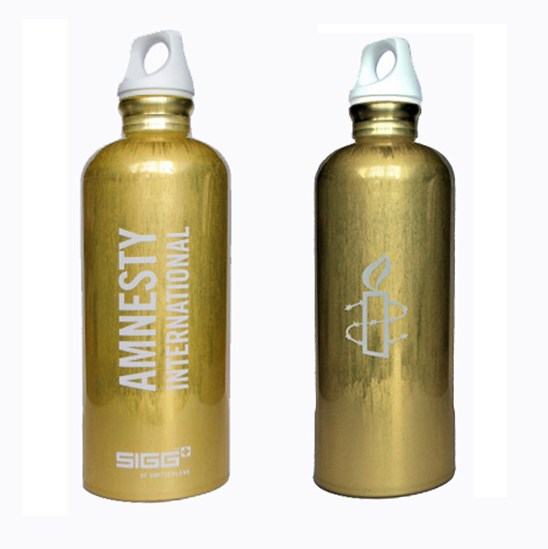 Goldene SIGG-Flasche von Amnesty International