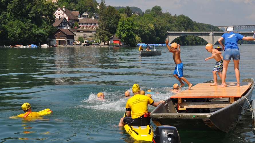 Schwimmen und Wassersicherheit im freien Gewässer