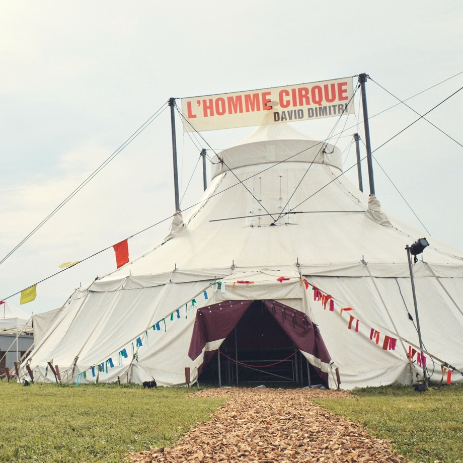 1 Gutschein für 2 Eintritte in eine beliebige Vorstellung