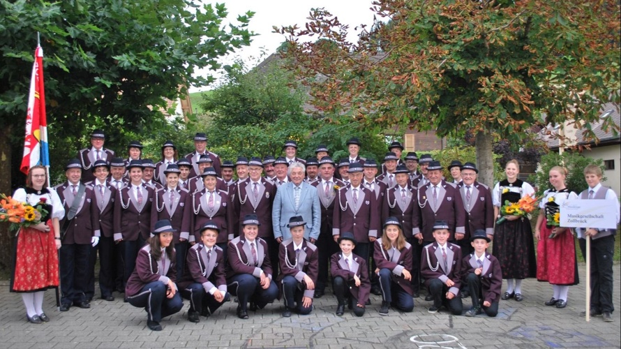 Neue Uniform für die Musikgesellschaft Zollbrück