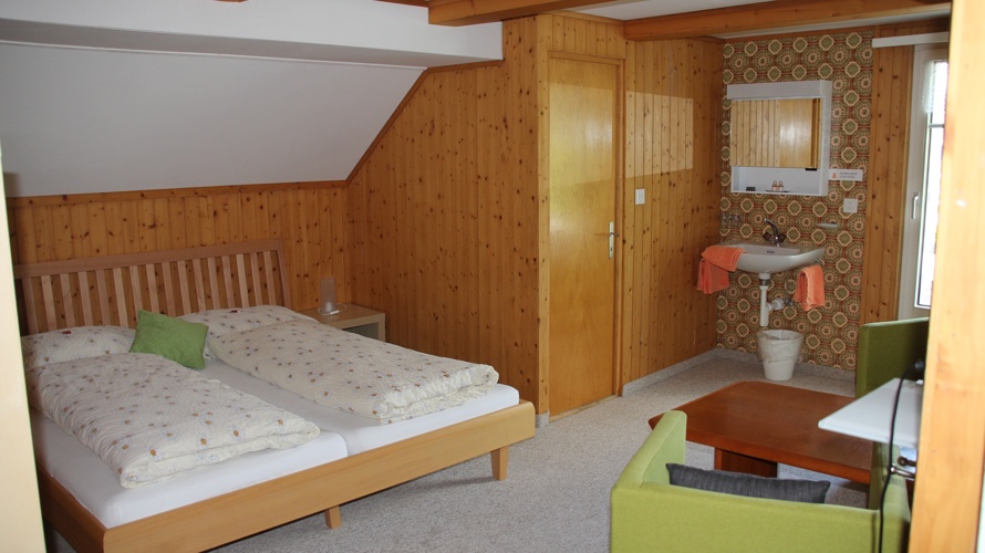 Gottis und Göttis fürs B&B Zimmer & z'Morgä Schönenboden gesucht