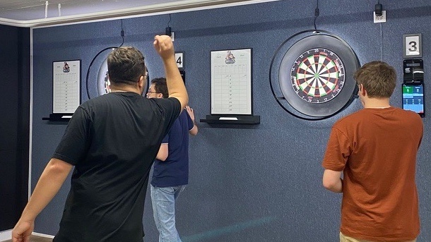 Ziel: Bullseye! Unsere moderne Dartstation entsteht