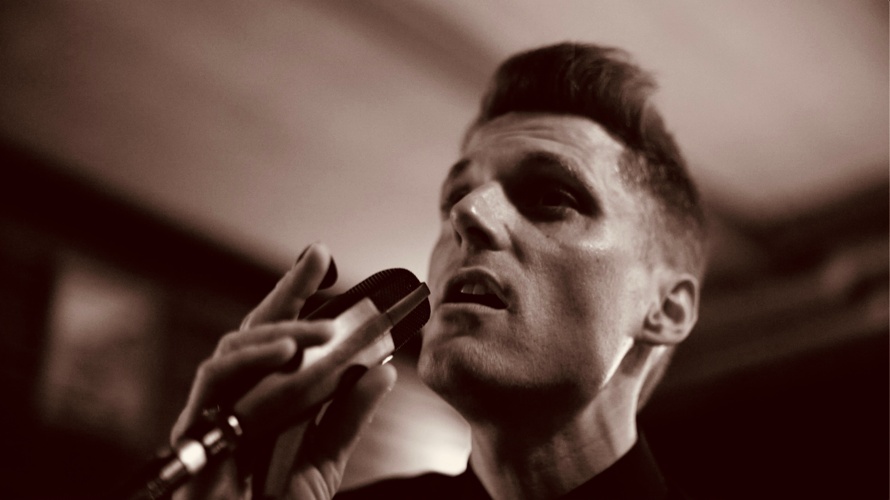 Komood - 2 Musik-Singles produzieren