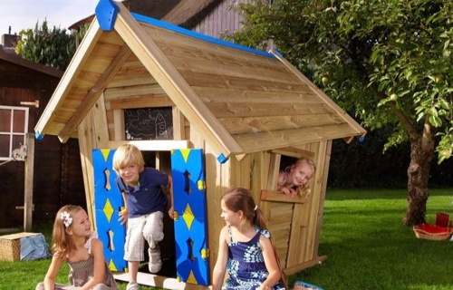 Neues Spielhaus für den Kitagarten