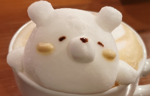 3 D-Latte Art Künstlerin Runa Kato aus Tokyo am Wiler Japanfest 2022