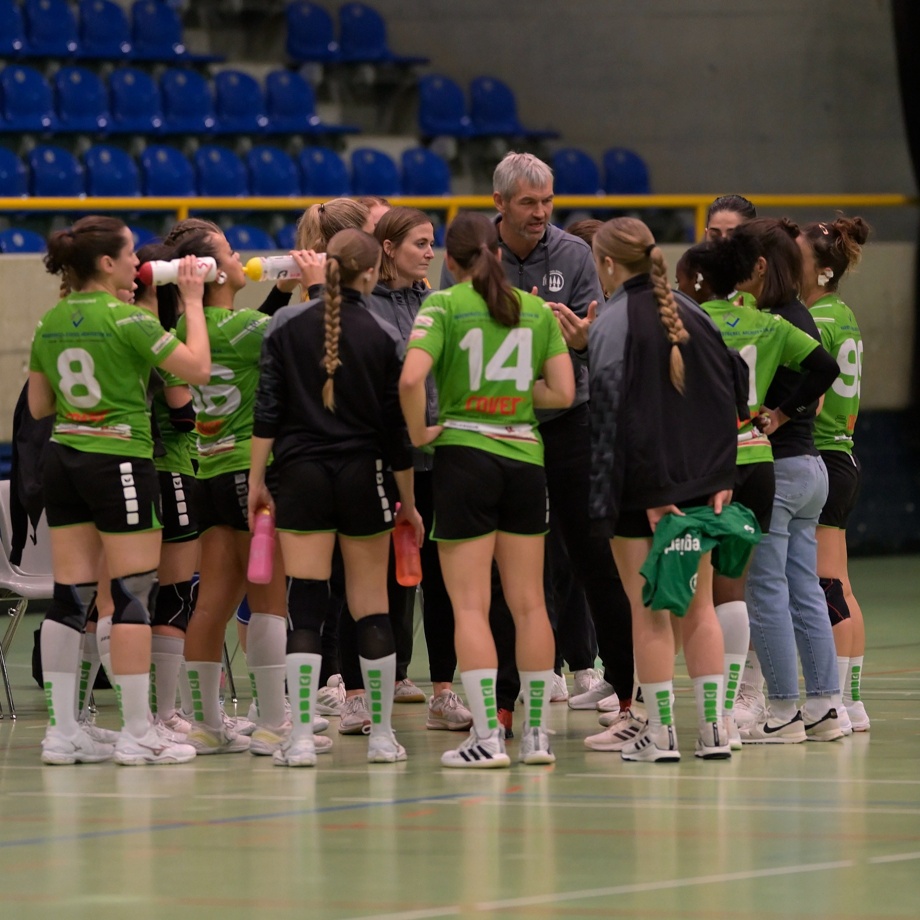 Trainingseinheit mit der 1. Damenmannschaft
