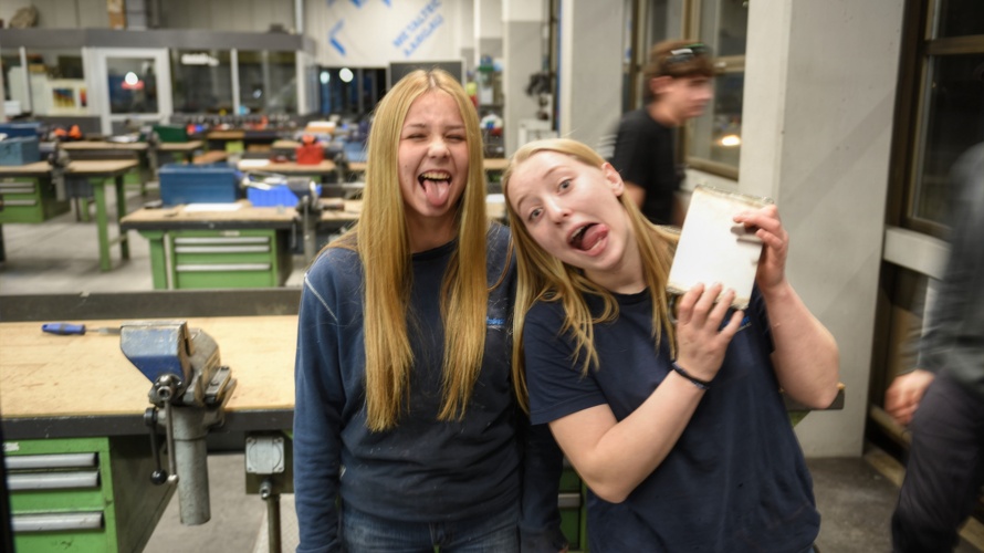 Küttiger Rüebli aus Metall. Ein Kunstprojekt von Lernenden