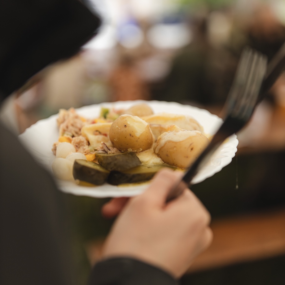Un repas offert durant le festival