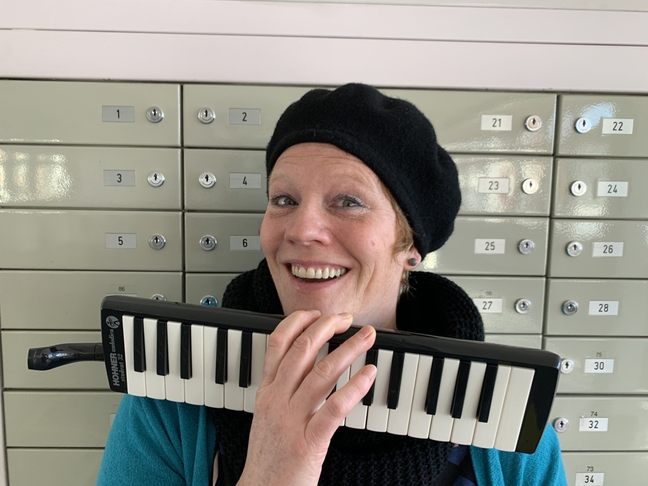 Musikerin-Sponsor:in (Andrea Cattel)